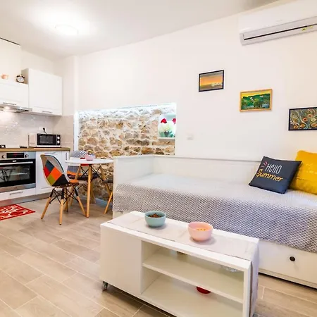 Mirela Kastel Stafilic Apartmán *