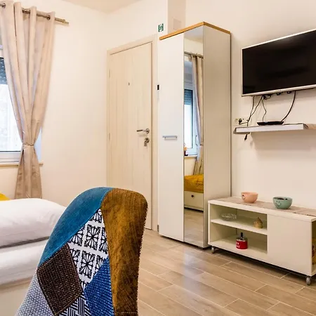 Mirela Kastel Stafilic Apartament *